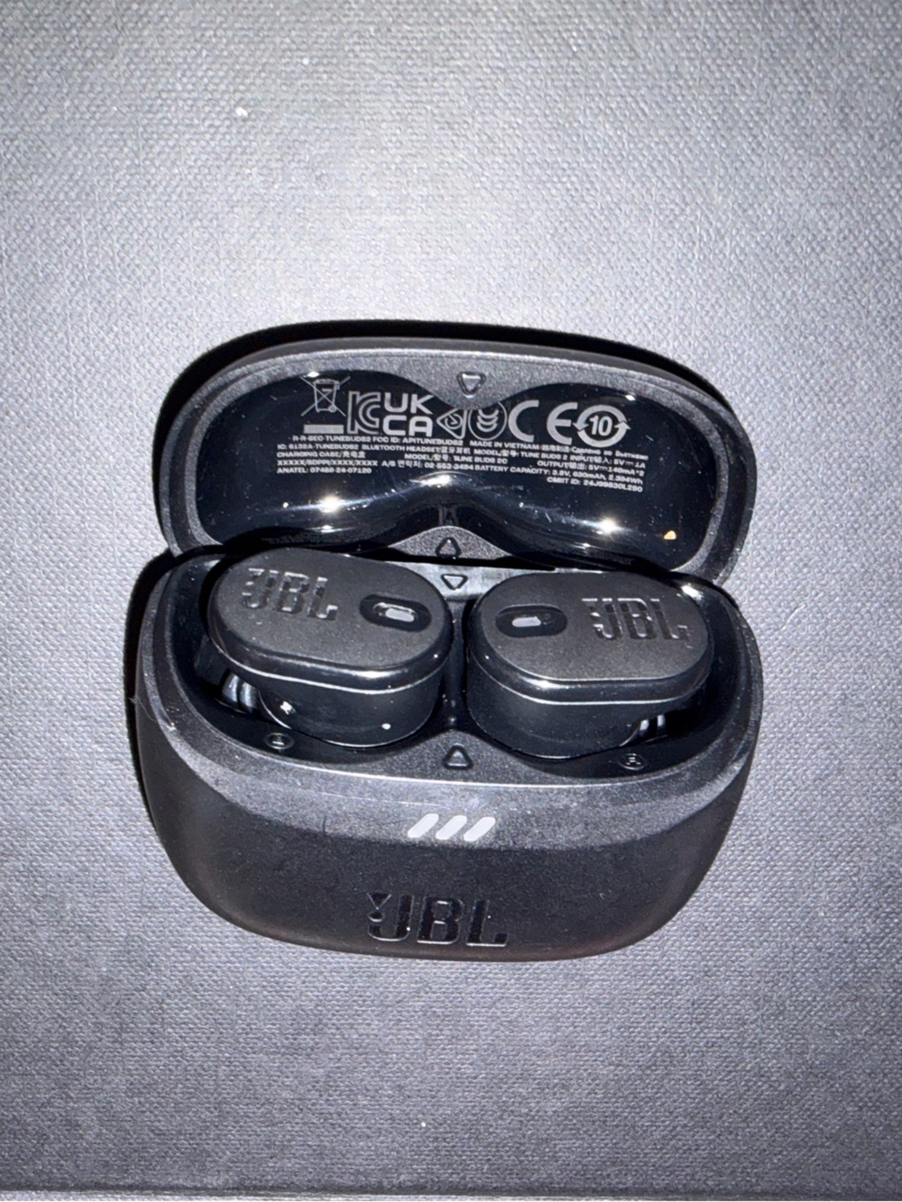 JBL Black True Wireless Earbuds with Charging Case